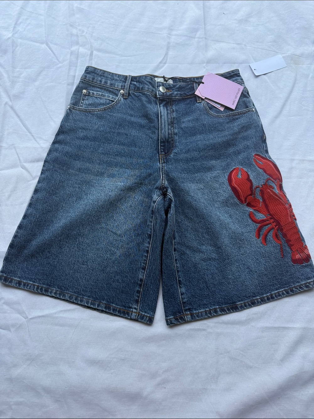 AVEC LES FILLES lobster embroidered shorts
